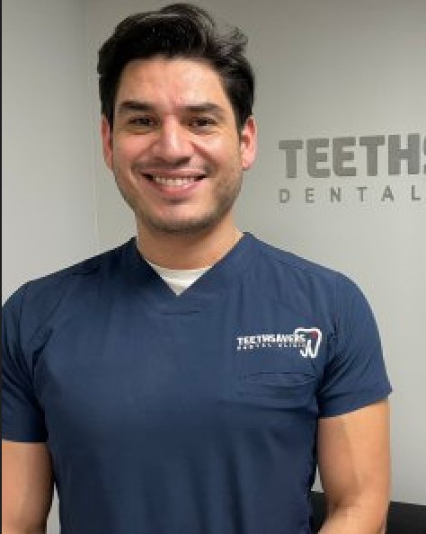 Dr. Eduardo Martinez