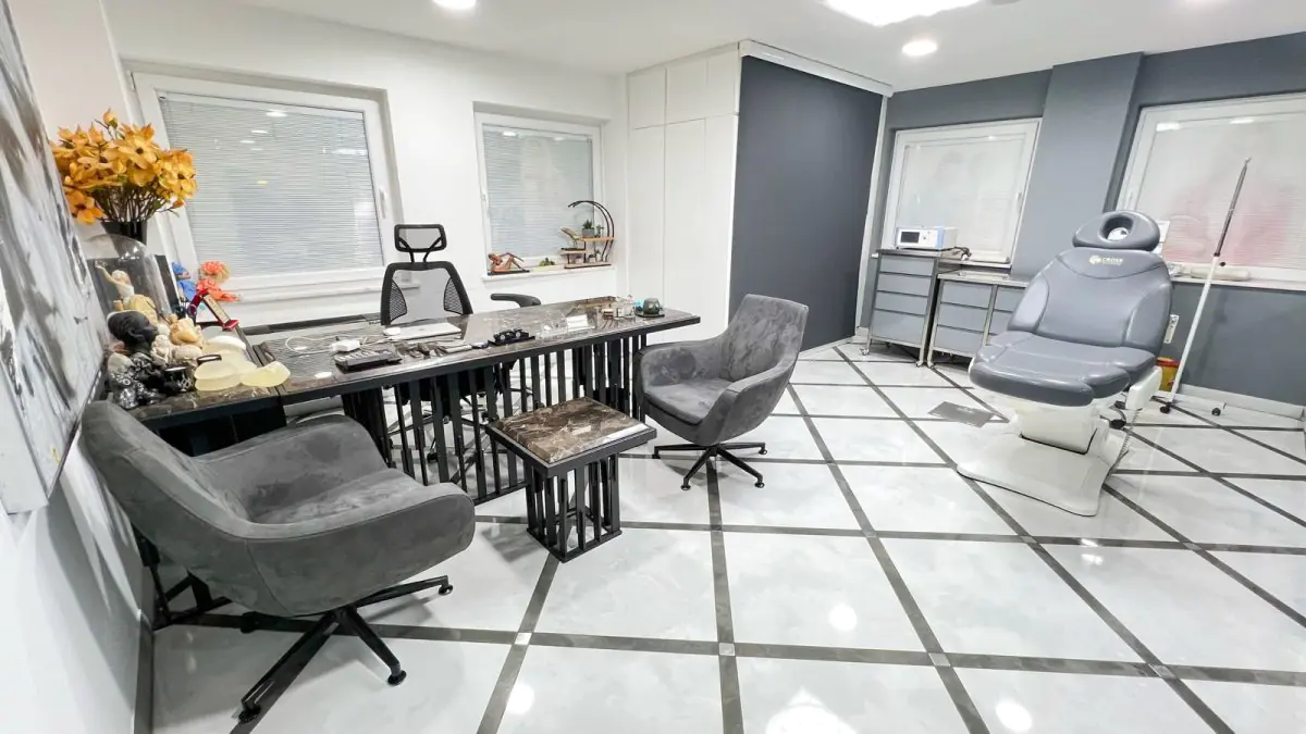 Plastic Surgery Group Clinic - Image 1