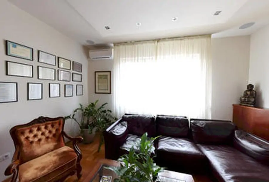 Sikos Clinic - Image 1