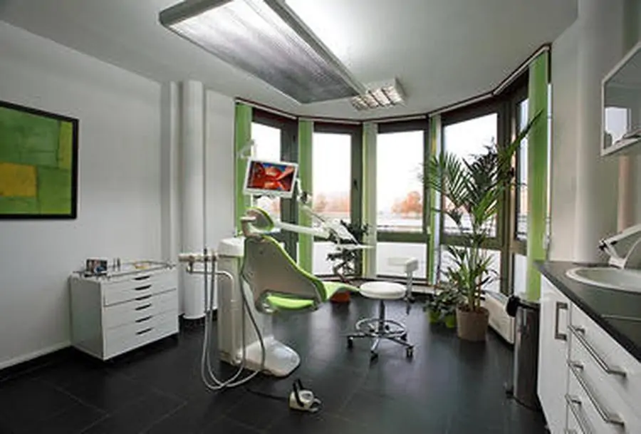 Poncz Dental Budapest - Image 1