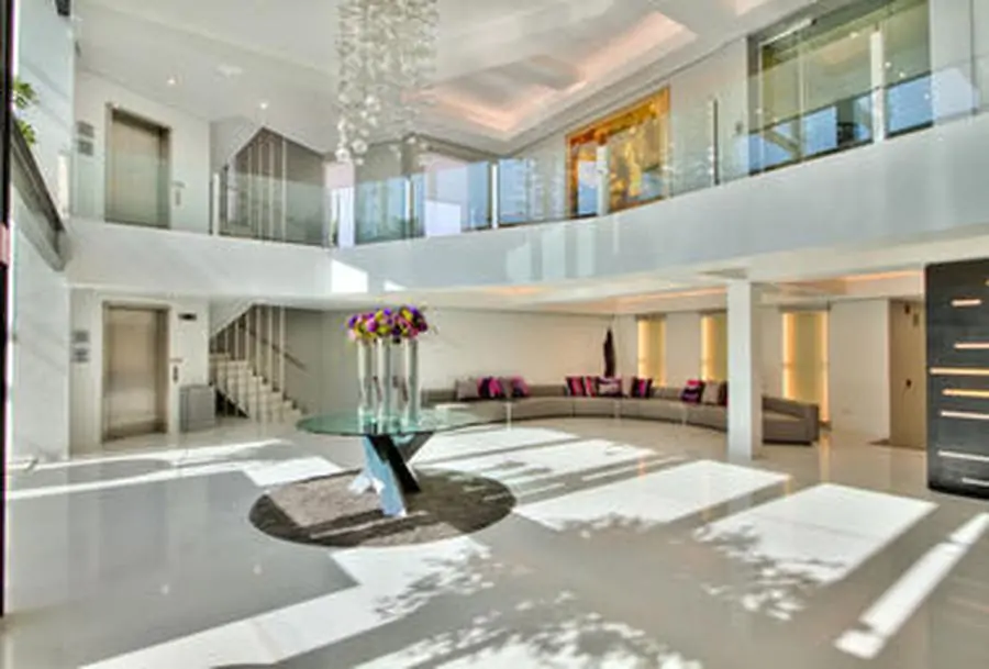 CosMed Clinic - Image 2