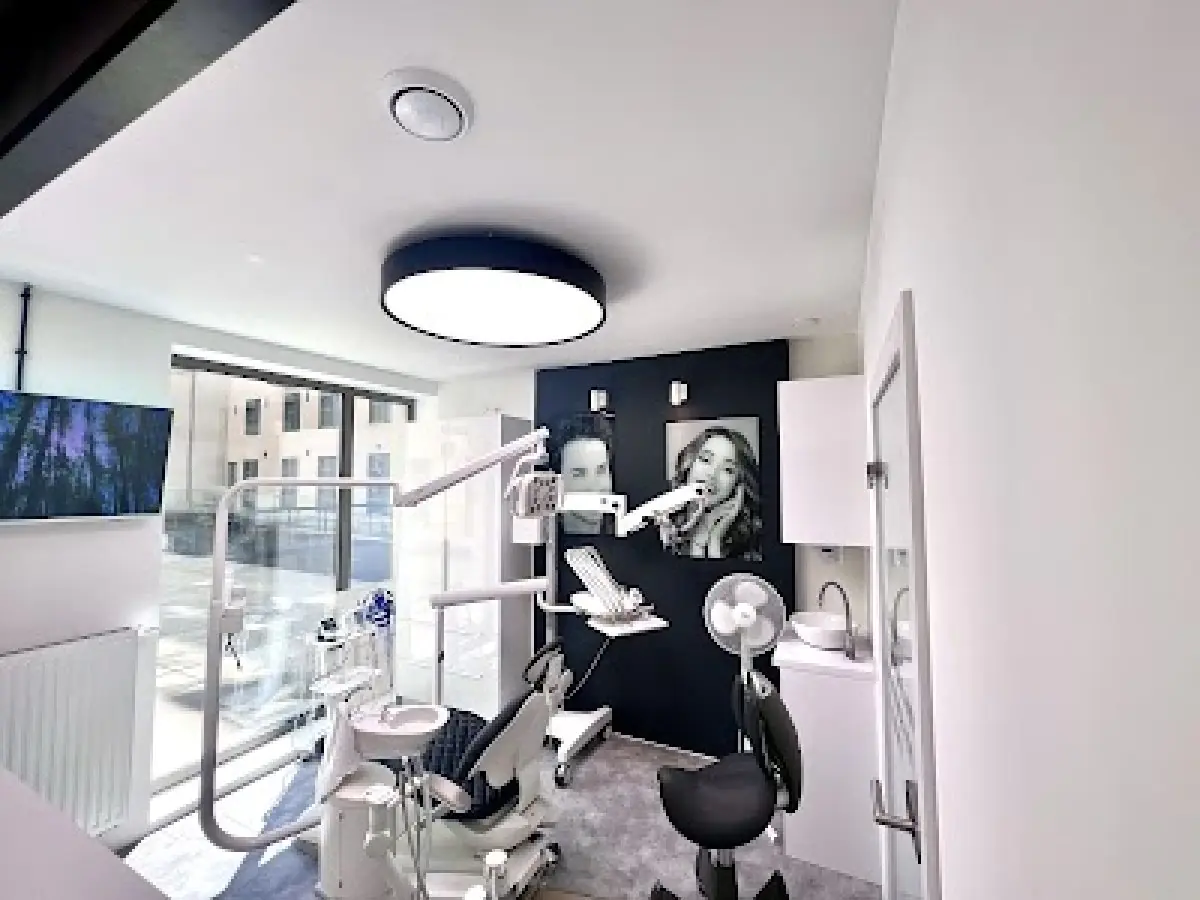 Estetica. dental center - Image 1