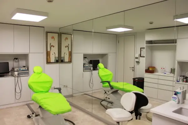 Istanbul Esthetic & Implant Dentistry - Image 1