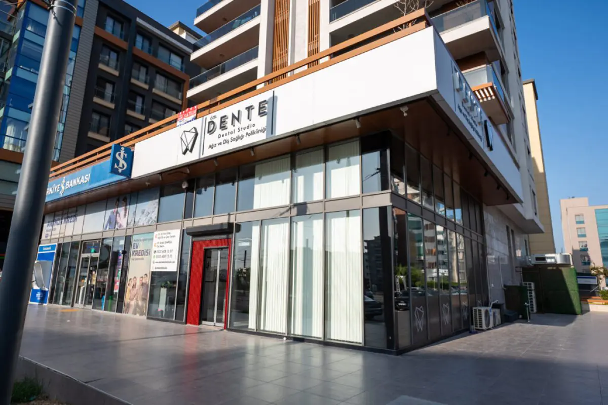 Dente Dental Studio - Image 1