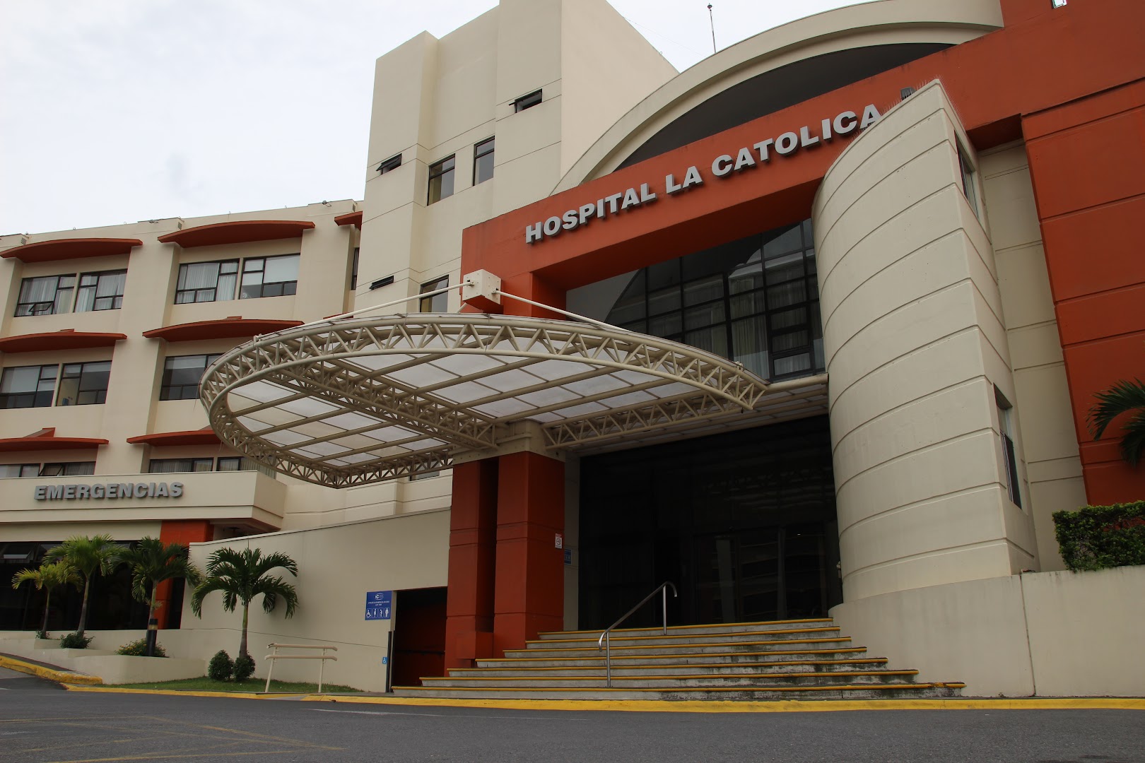 Hospital La Católica - Image 3