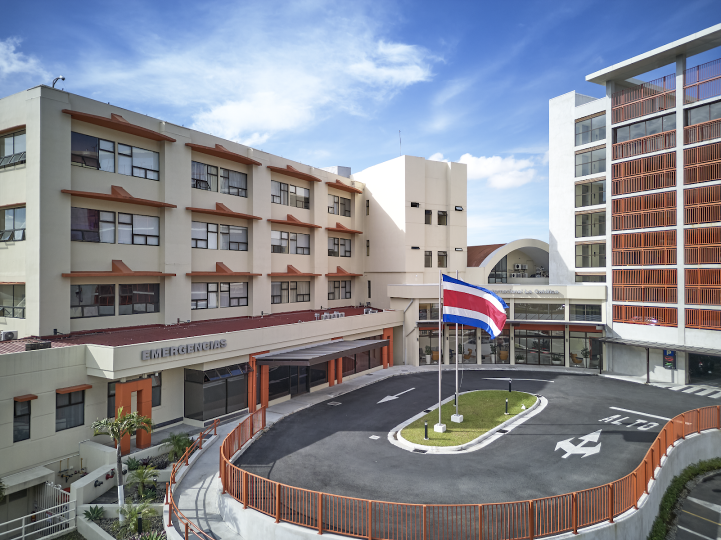 Hospital La Católica - Image 2