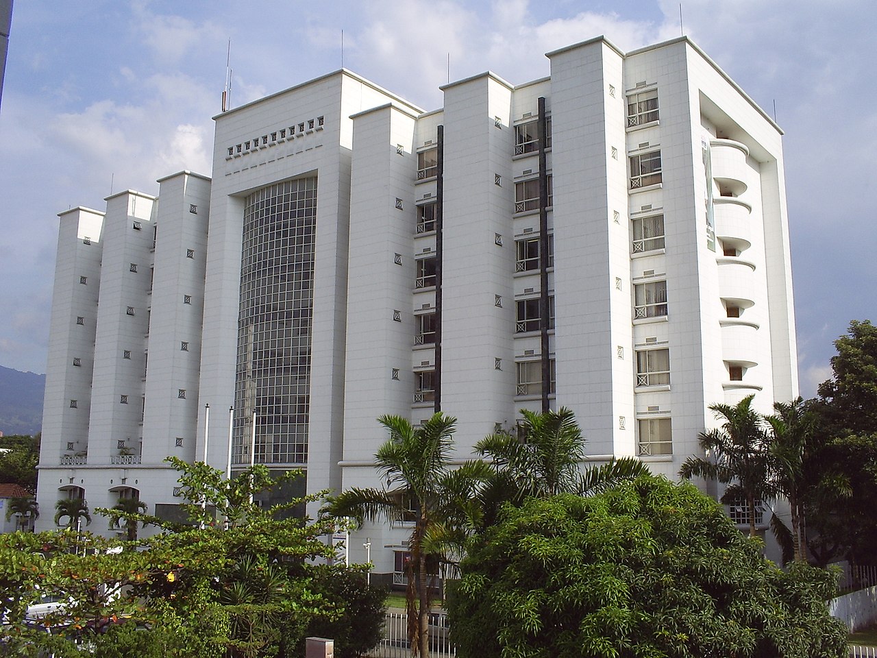 Clínica Las Américas - Image 1