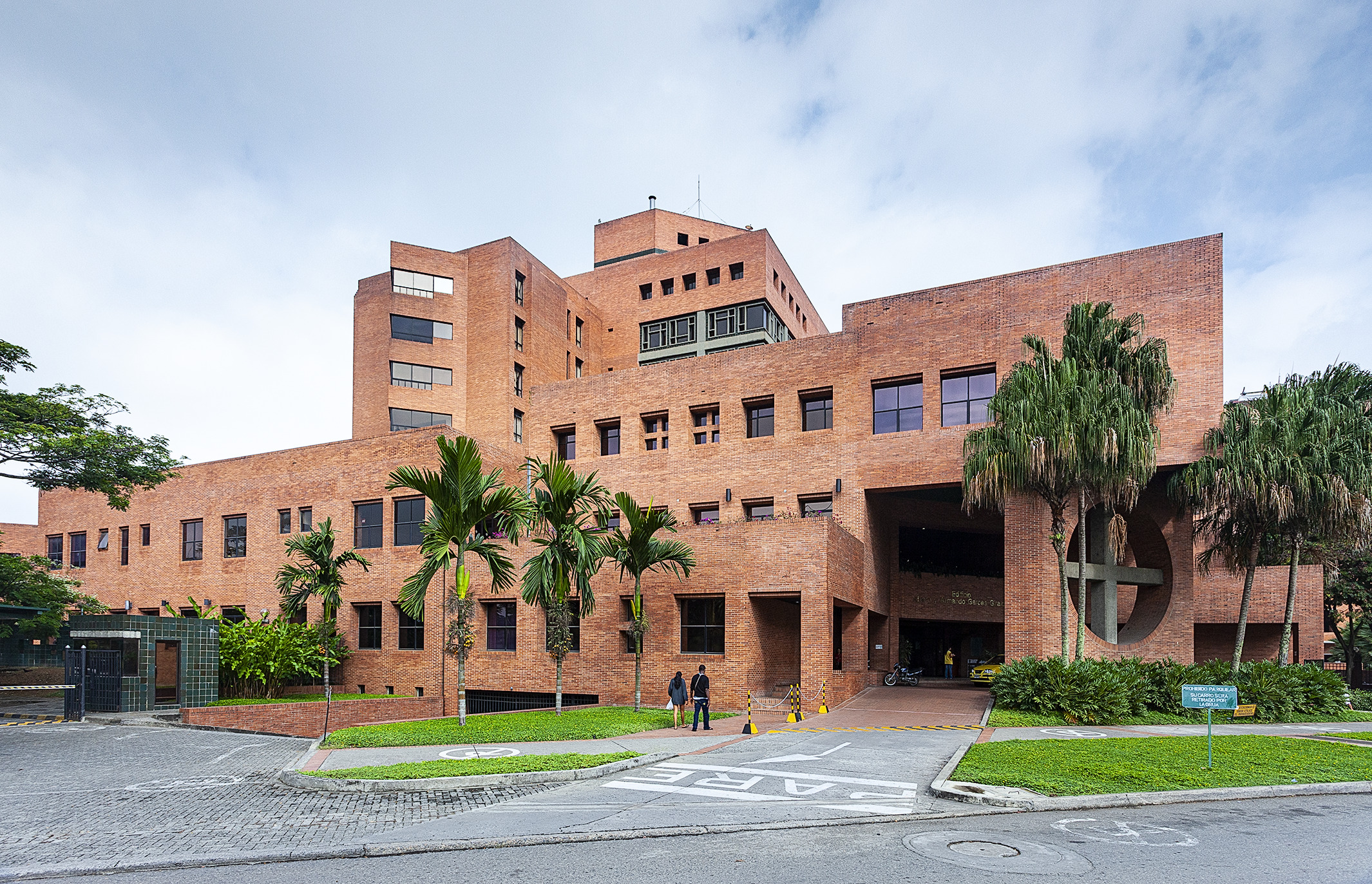 Clínica Valle del Lili - Image 1