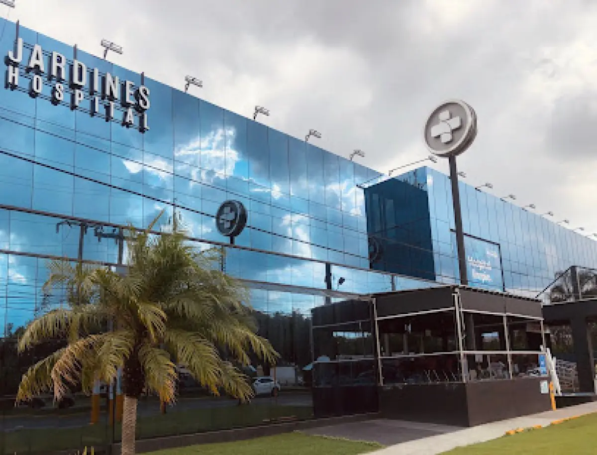 Hospital Jardines - Image 1