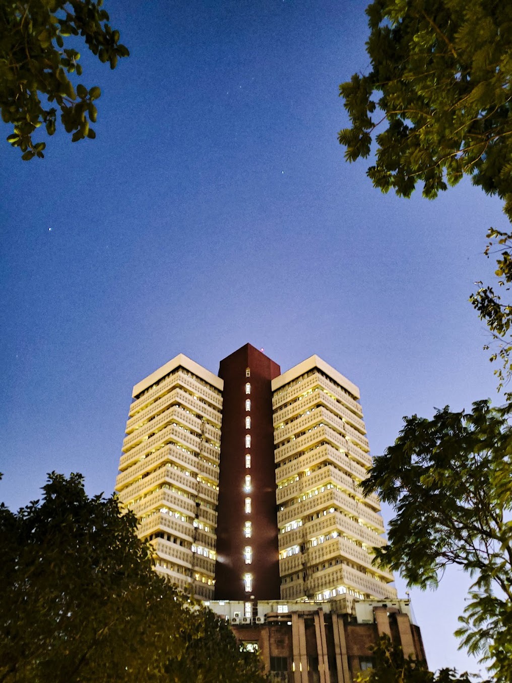 Hinduja Hospital - Image 1