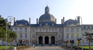 University Hospitals Pitié Salpêtrière in Paris - Image 2