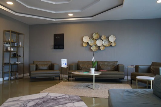 AEK Hair Clinic - Image 2