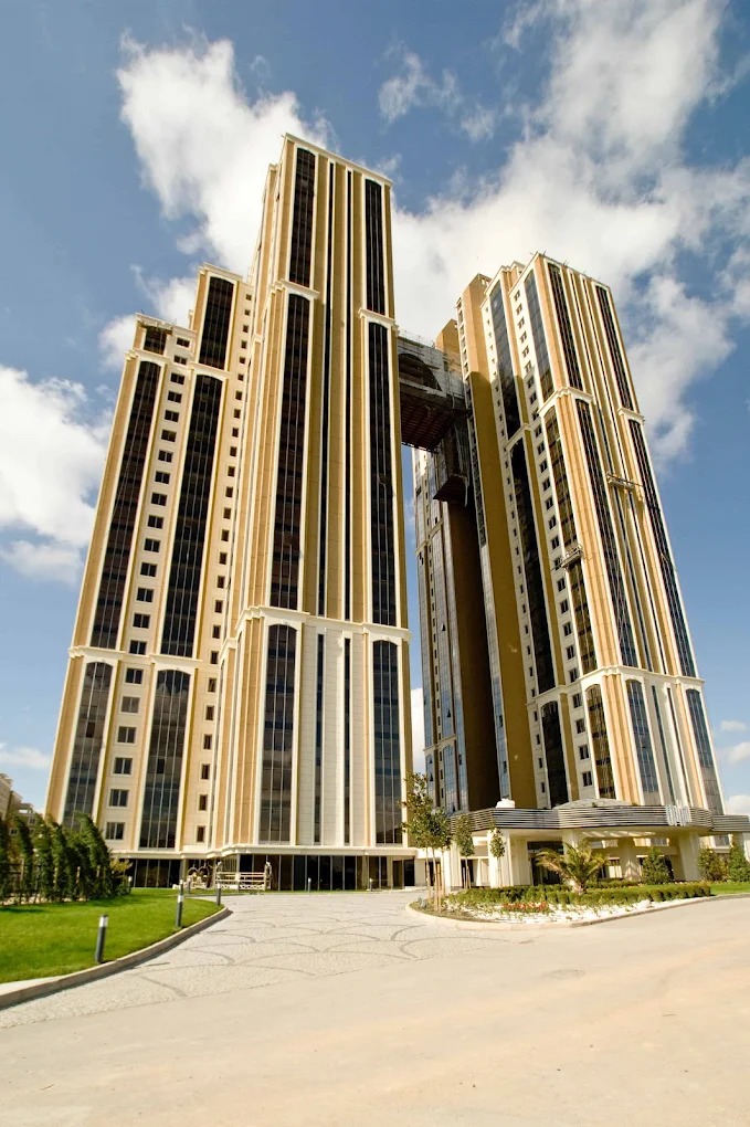 AEK Hair Clinic - Image 1