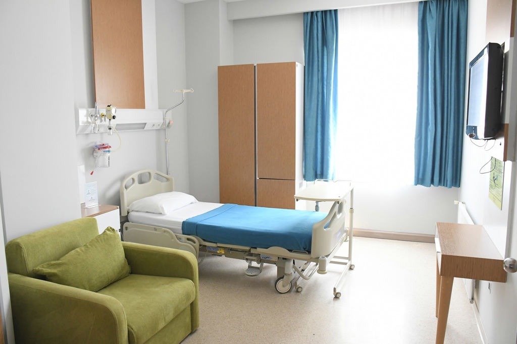 Elaen Plastic Surgery & Hair - Image 3