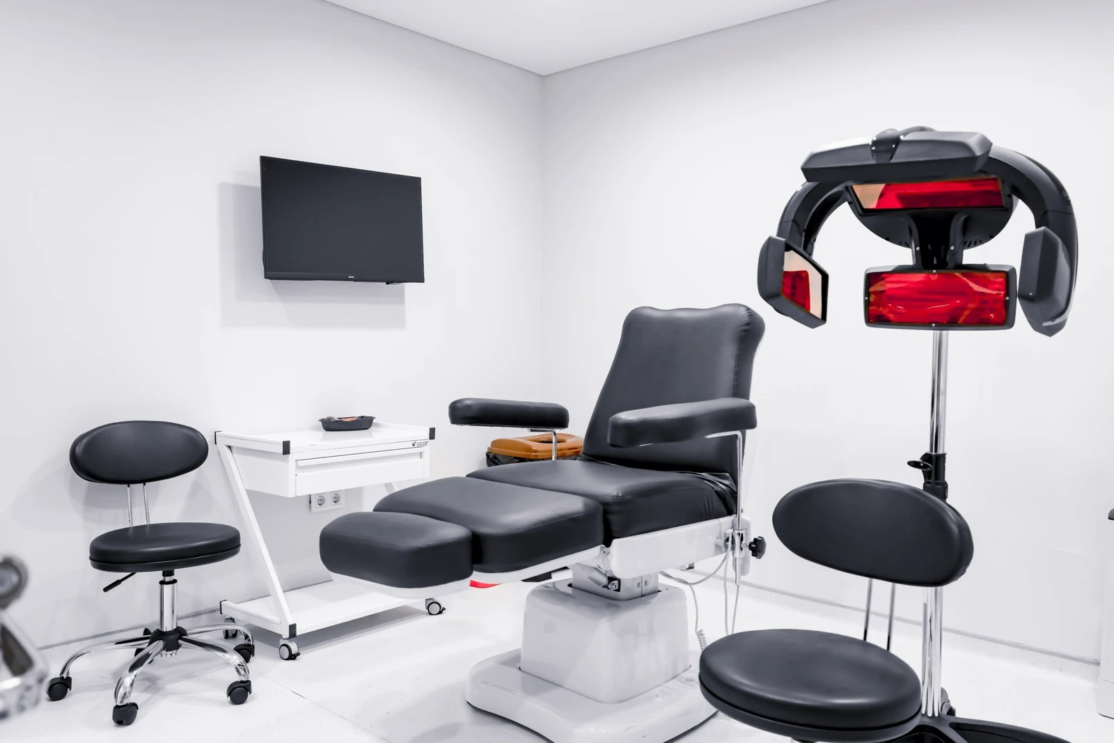 Hermest Hair Clinic - Image 3