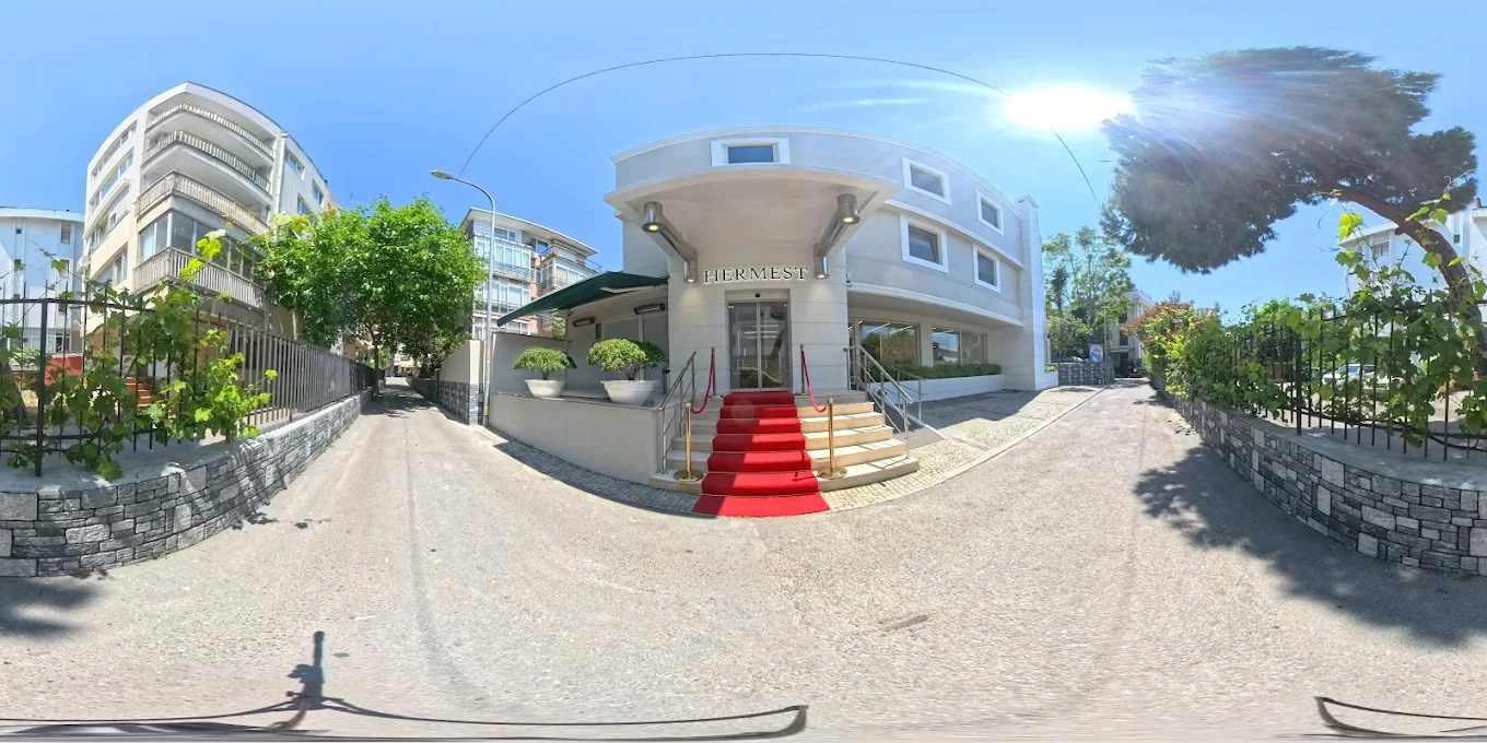 Hermest Hair Clinic - Image 1