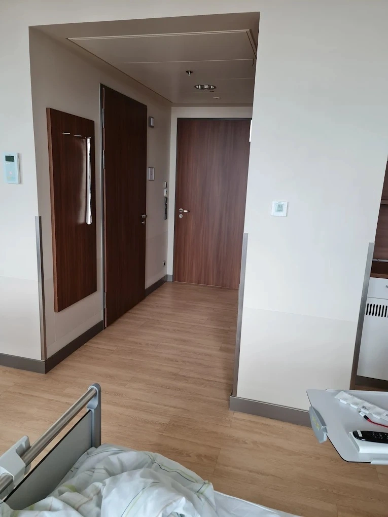 Charite Universitatsmedizin Berlin - Image 2