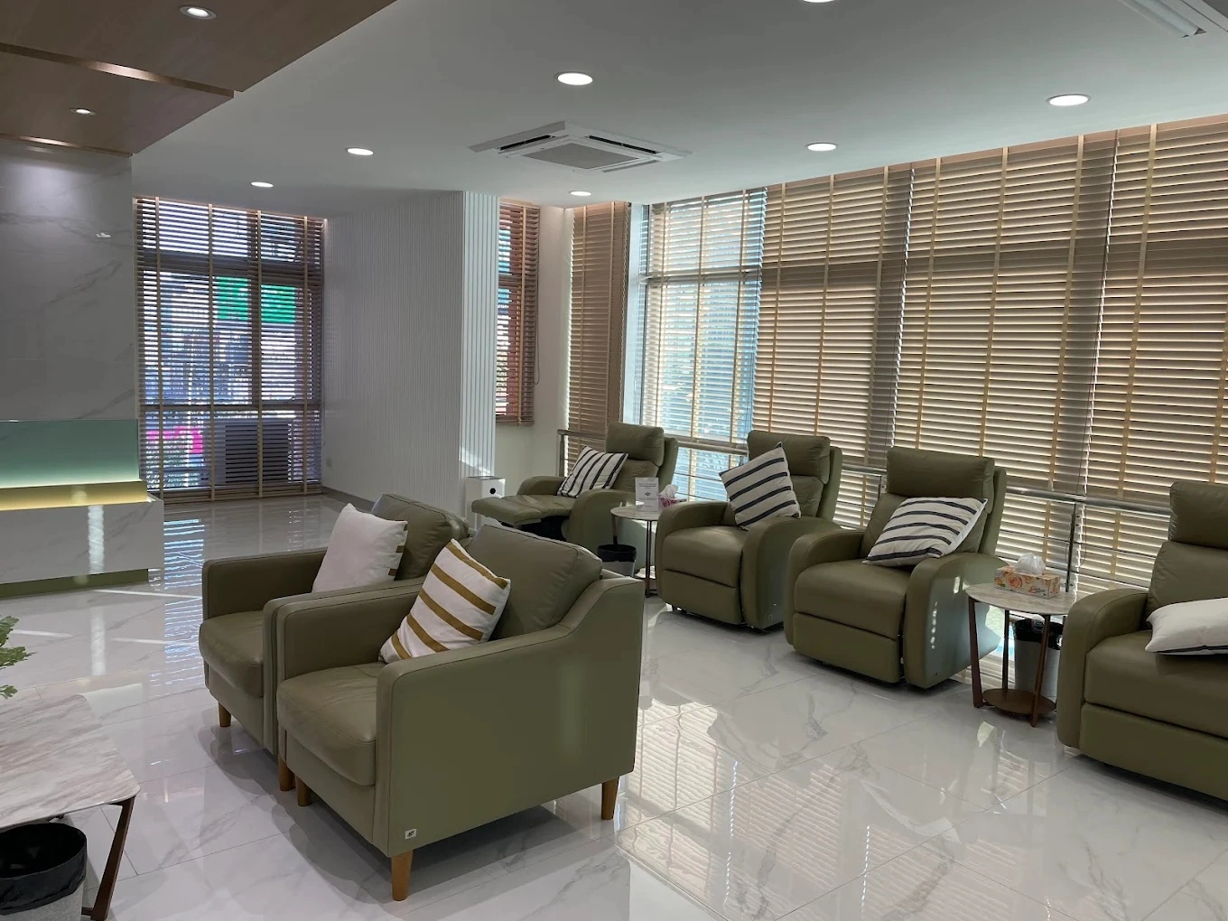 Thantakit International Dental Center - Image 2