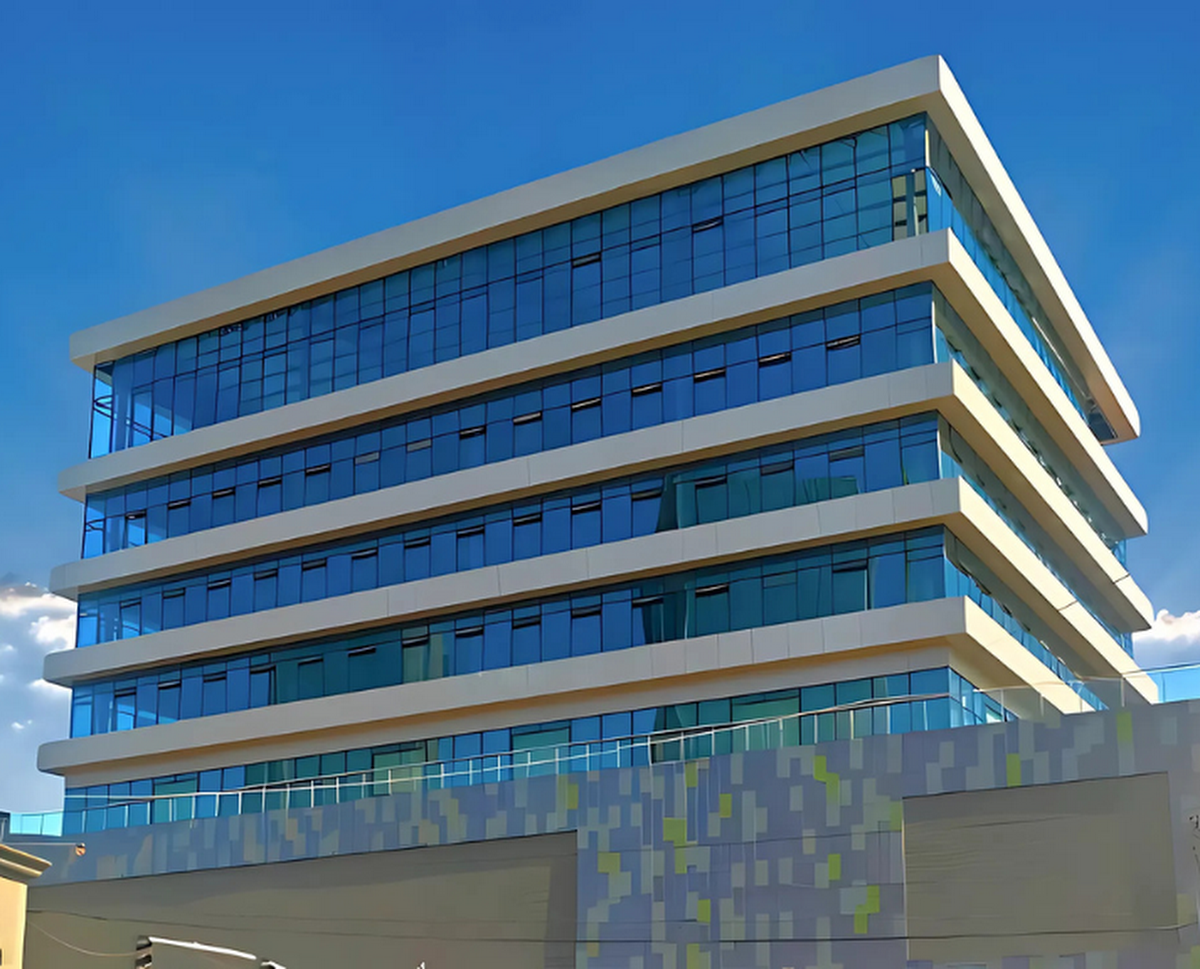 Hospital Azar - Image 1