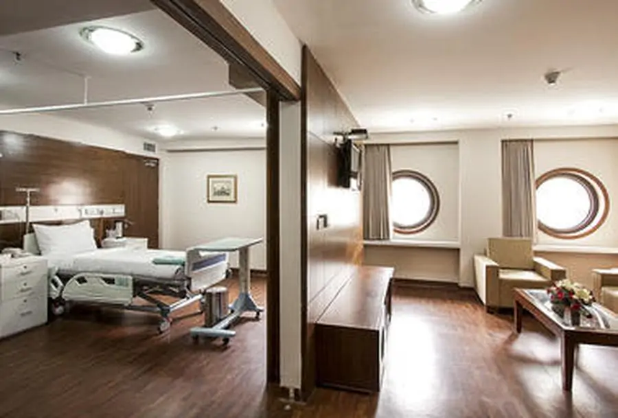 Indraprastha Apollo Hospital - Image 1