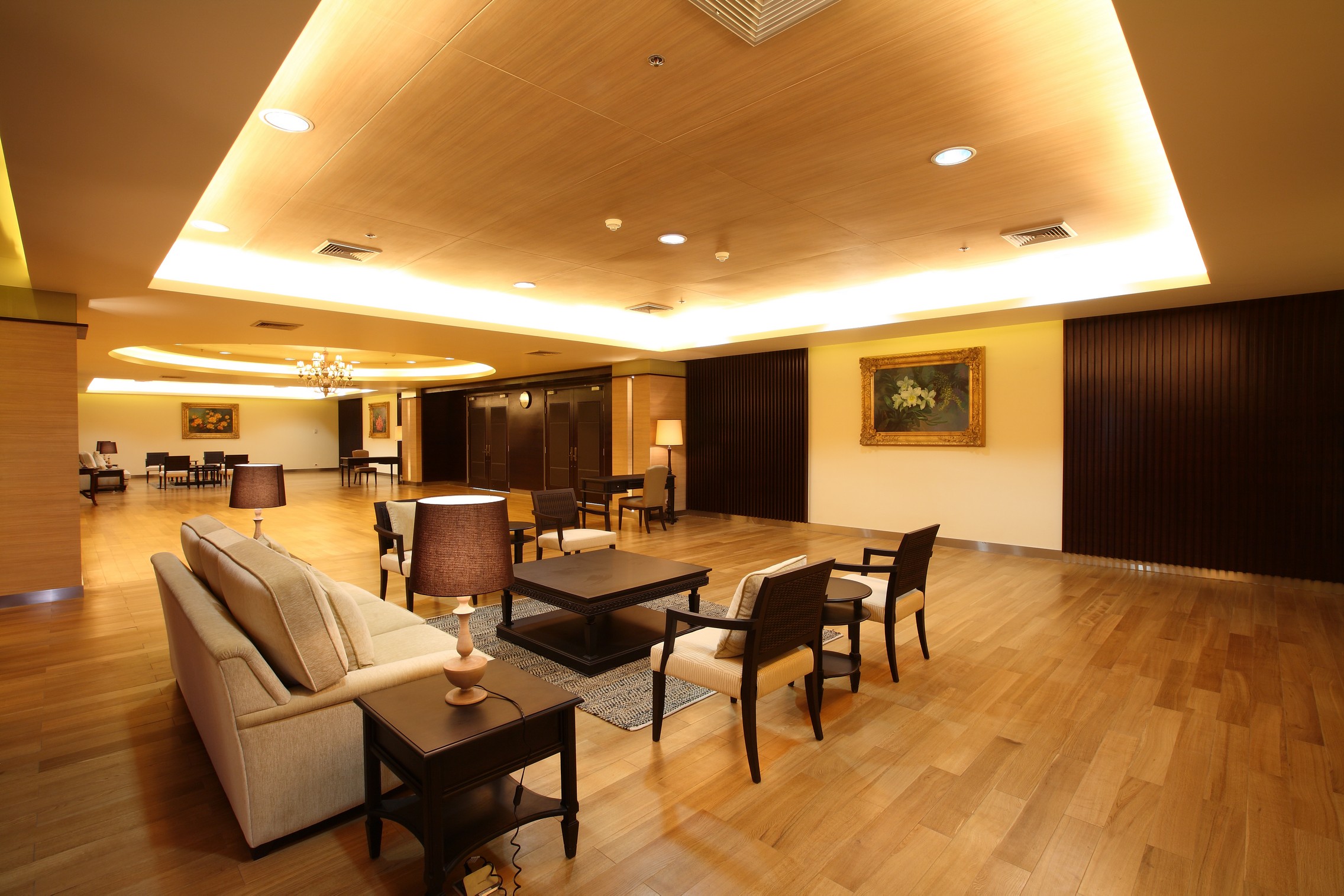 Somdech Phra Debaratana Medical Center - Image 1