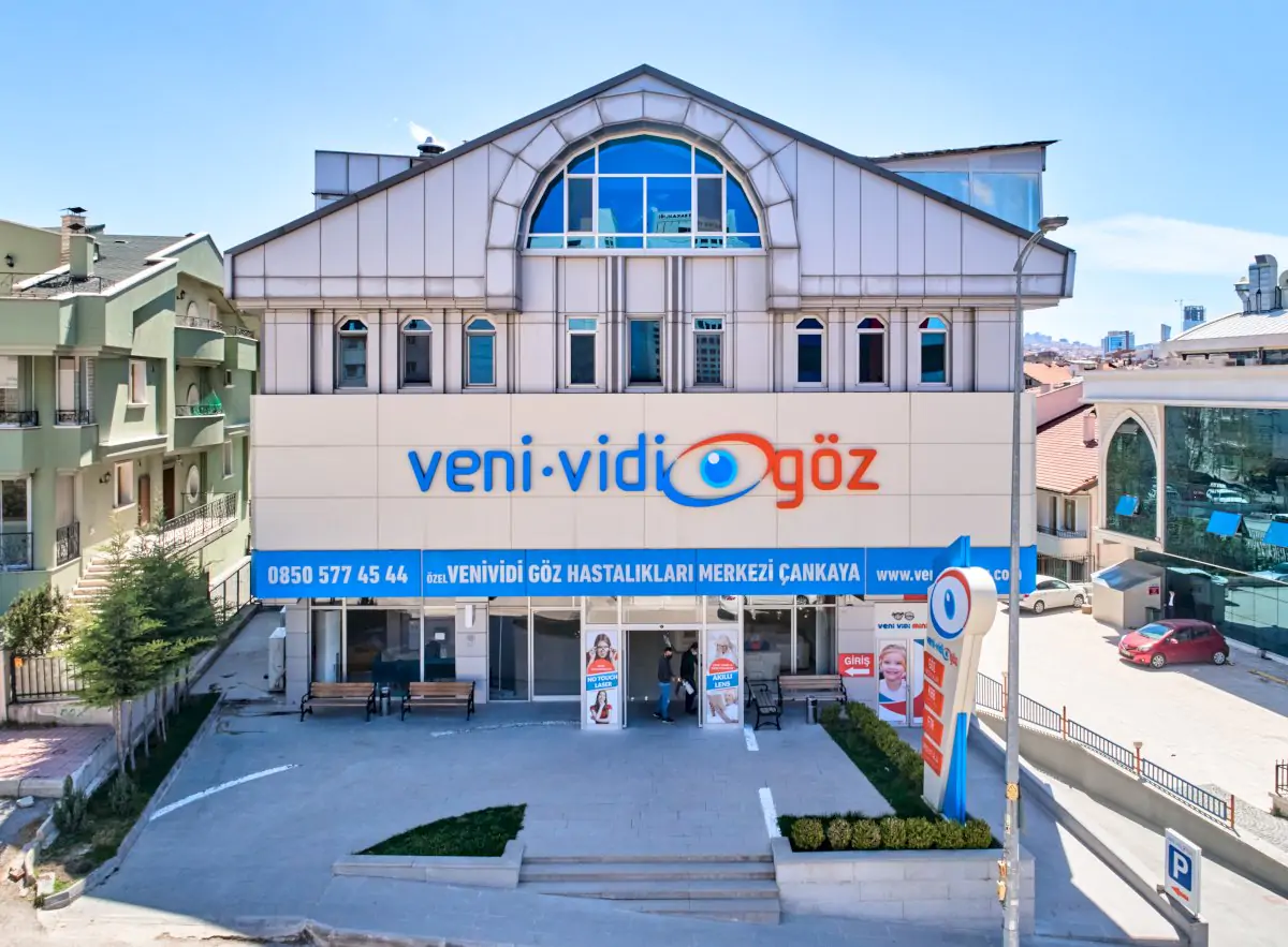 Veni Vidi Eye Clinics - Image 2