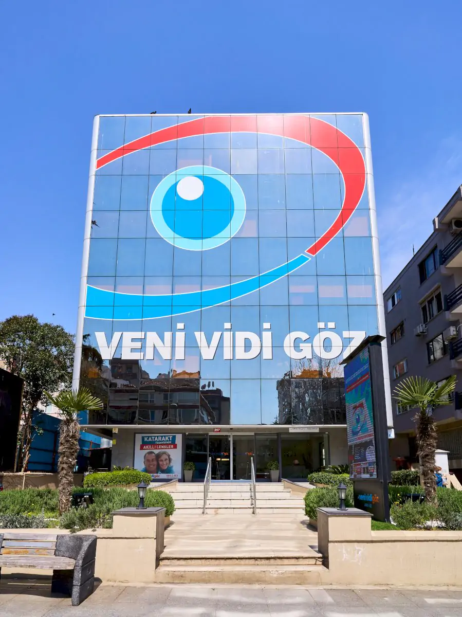 Veni Vidi Eye Clinics - Image 1