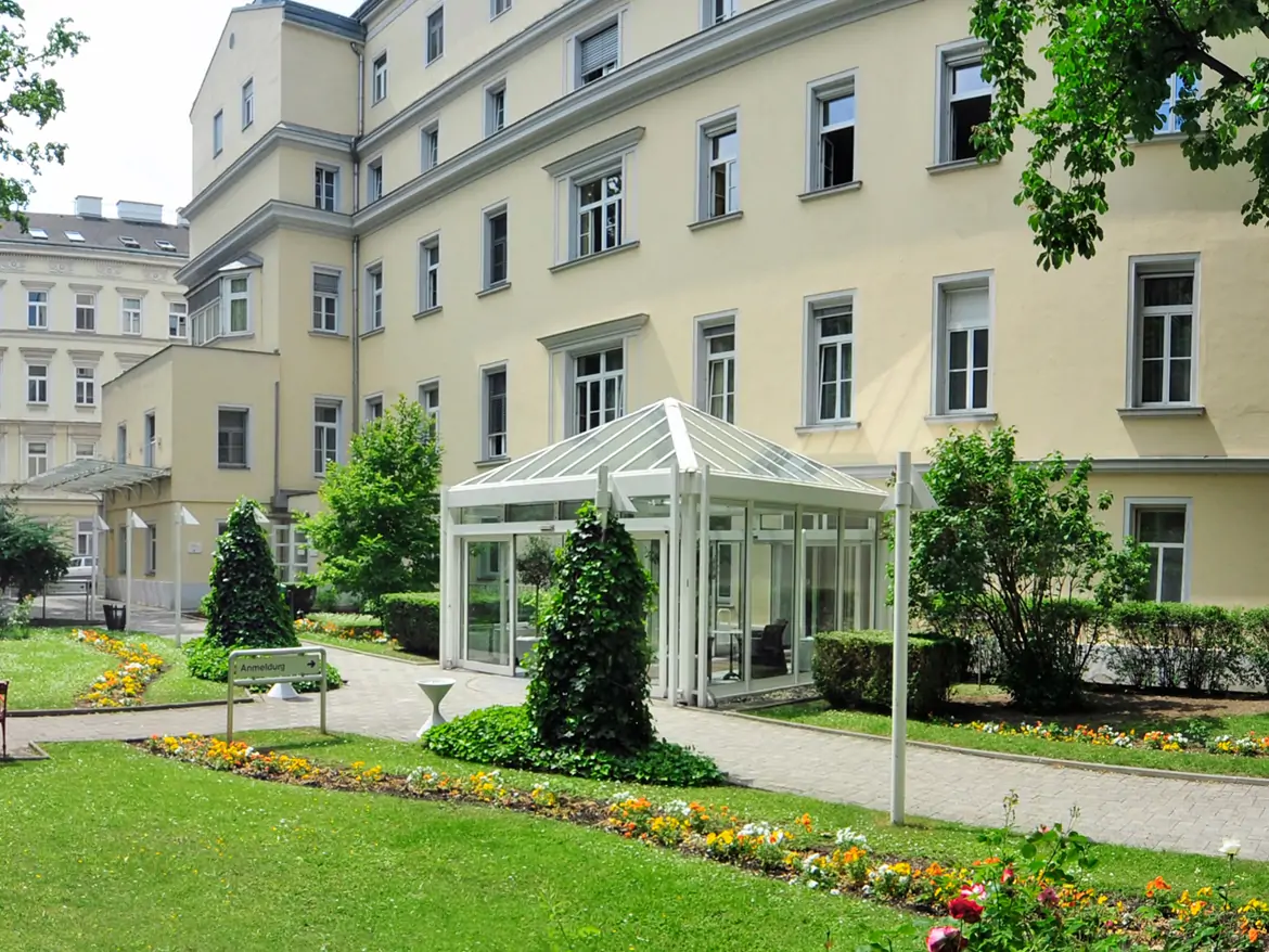 Confraternitaet Private Hospital - Image 1