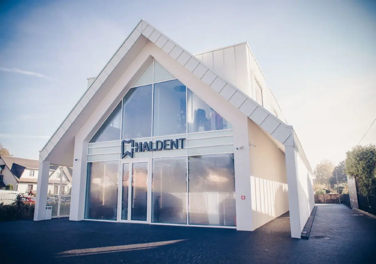 HALDENT Dental Clinic - Image 1
