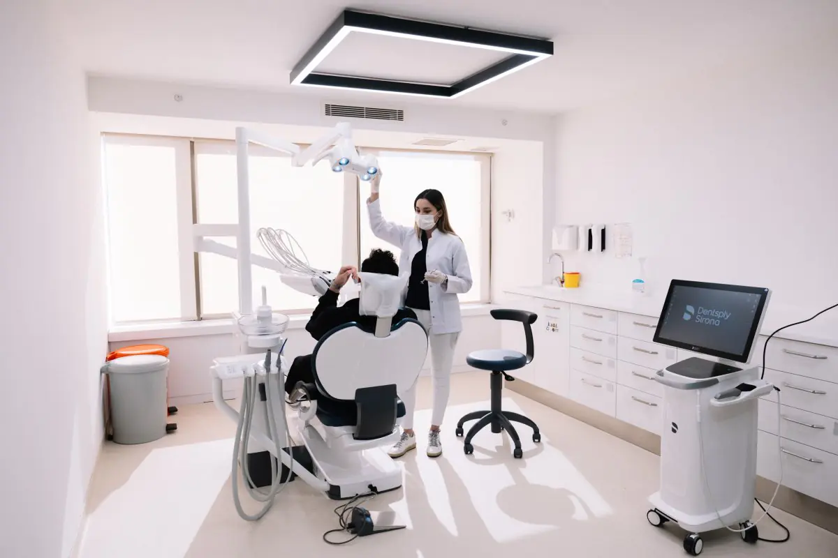  Bahçeşehir University Dental Hospital - Image 3